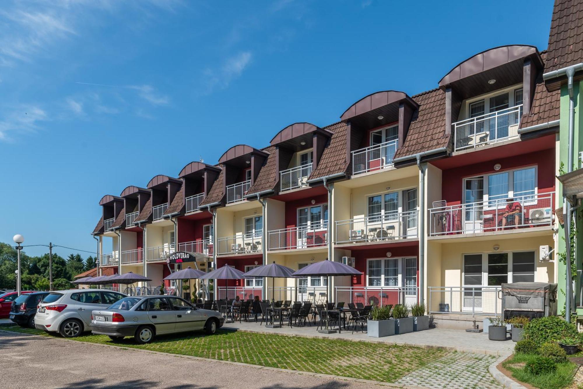 Holdvirag Hotel Sarvar Exterior foto